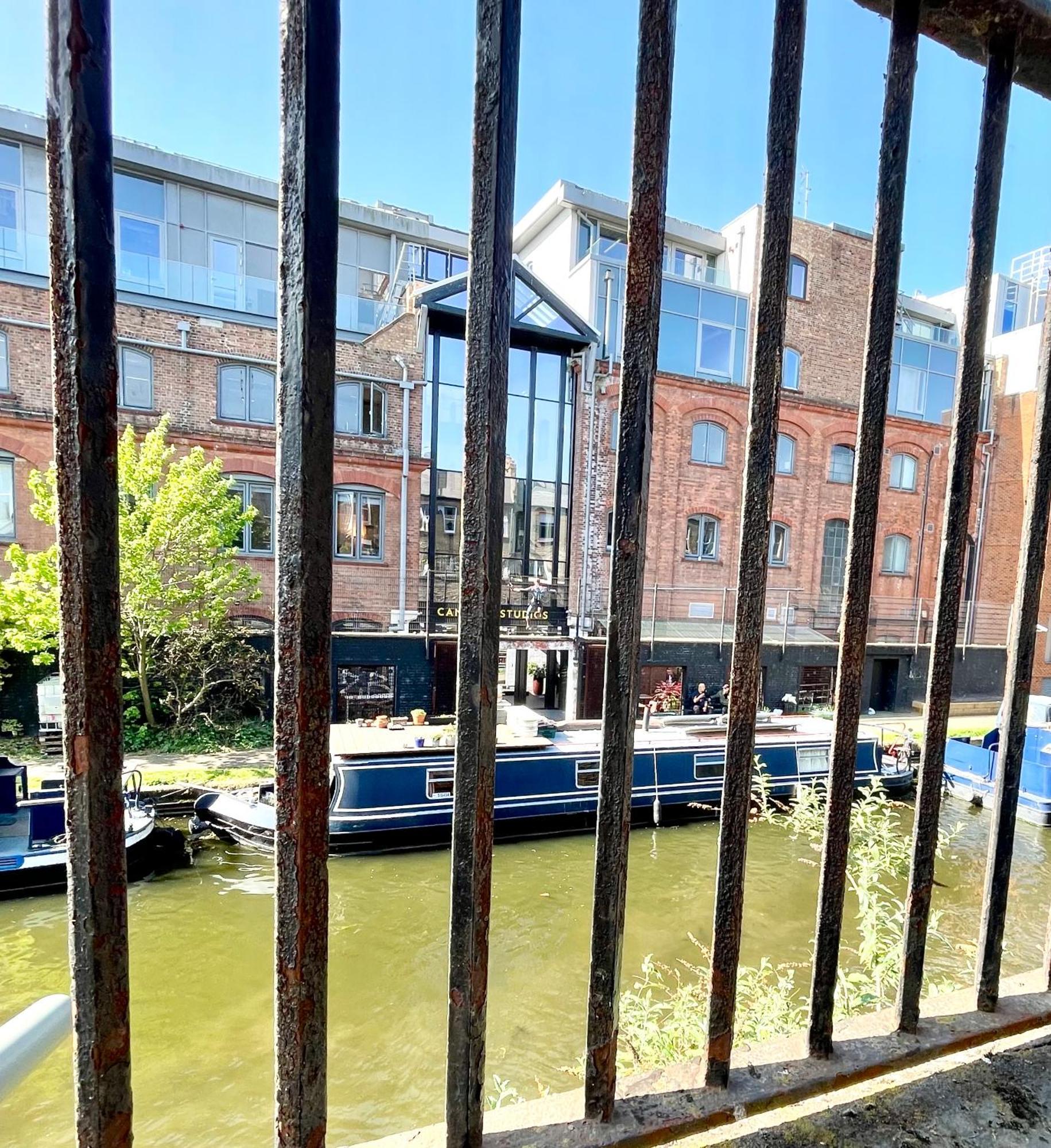 A Cosy One Double Bedroom Flat London
